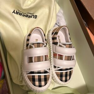 Burberry shoe
